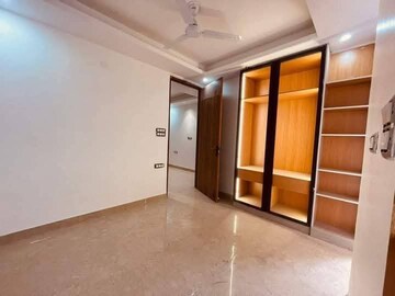 Room in 1 BHK Builder Floor at Saket – for Rent