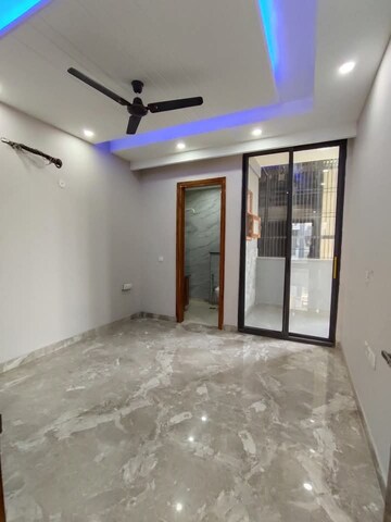 Room in 3 BHK Builder Floor at Saket – for Rent