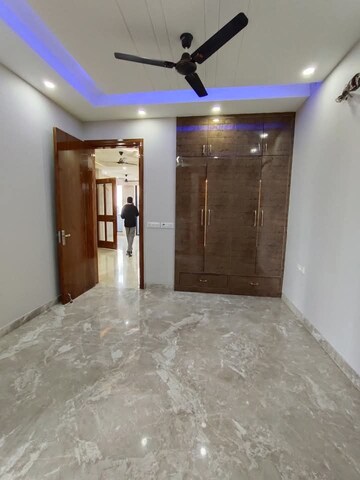 Room in 3 BHK Builder Floor at Saket – for Rent