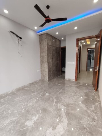 Building Lobby in 3 BHK Builder Floor at Saket – for Rent