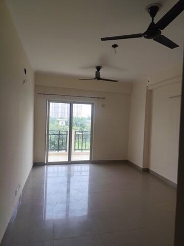 Room in 3 BHK Apartment at Futec Gateway, Sector 75 – for Rent