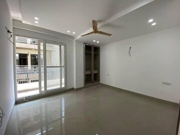 Room in 3 BHK Builder Floor at Saket – for Rent