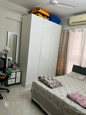 Bedroom in 1 BHK Apartment at Andheri East – for Sale