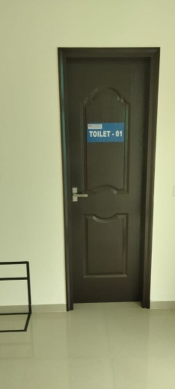 Furnished Amenities in 3.5 BHK Apartment at Omaxe R2, Gomti Nagar – for Sale