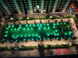 Swimming Pool in 3.5 BHK Apartment at Omaxe R2, Gomti Nagar – for Sale