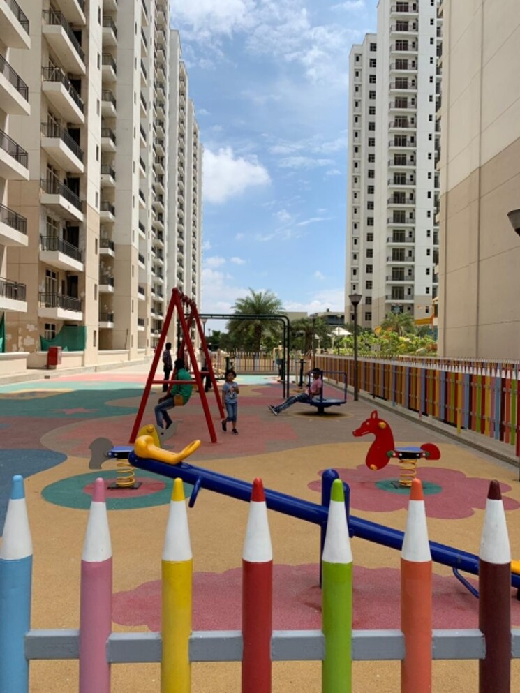 Swimming Pool, omaxe-r2 3.5 Bedroom 1775 Sq.Ft. Apartment In Gomti Nagar Lucknow 8419474