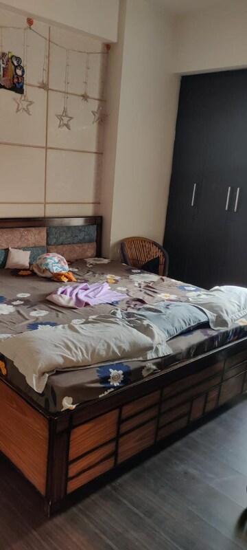 Bedroom in 3 BHK Apartment at Gaur City 2 - 14th Avenue, Sector 16c Greater Noida – for Rent