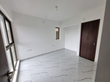 Room in 2 BHK Apartment at Raymond Ten X Habitat, Pokhran Road No 2 – for Rent