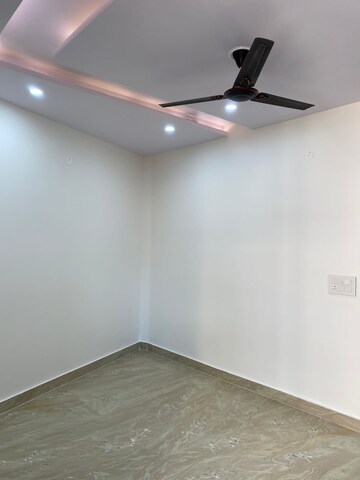 Room in 2 BHK Apartment at Jagatpuri – for Sale