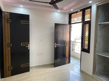 Room in 2 BHK Apartment at Jagatpuri – for Sale