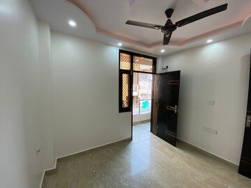 Room in 2 BHK Apartment at Jagatpuri – for Sale