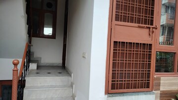 1 BHK Builder Floor For Rent in Sector 45