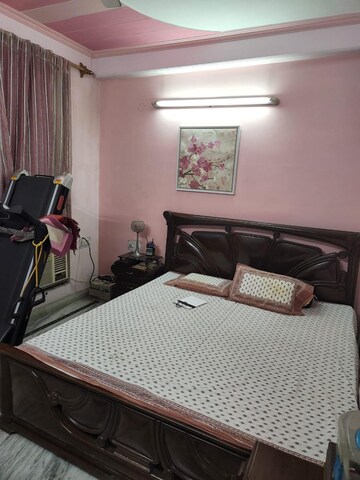 Bedroom in 2 BHK Builder Floor at Vaishali Sector 5 – for Sale