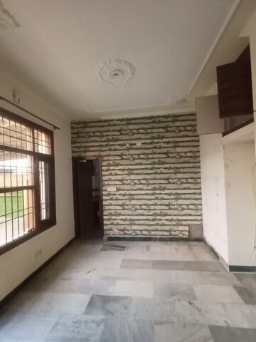2 BHK Independent House For Rent in Sector 4