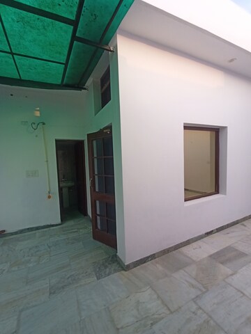 Room in 1 BHK Independent House at Sector 4 – for Rent
