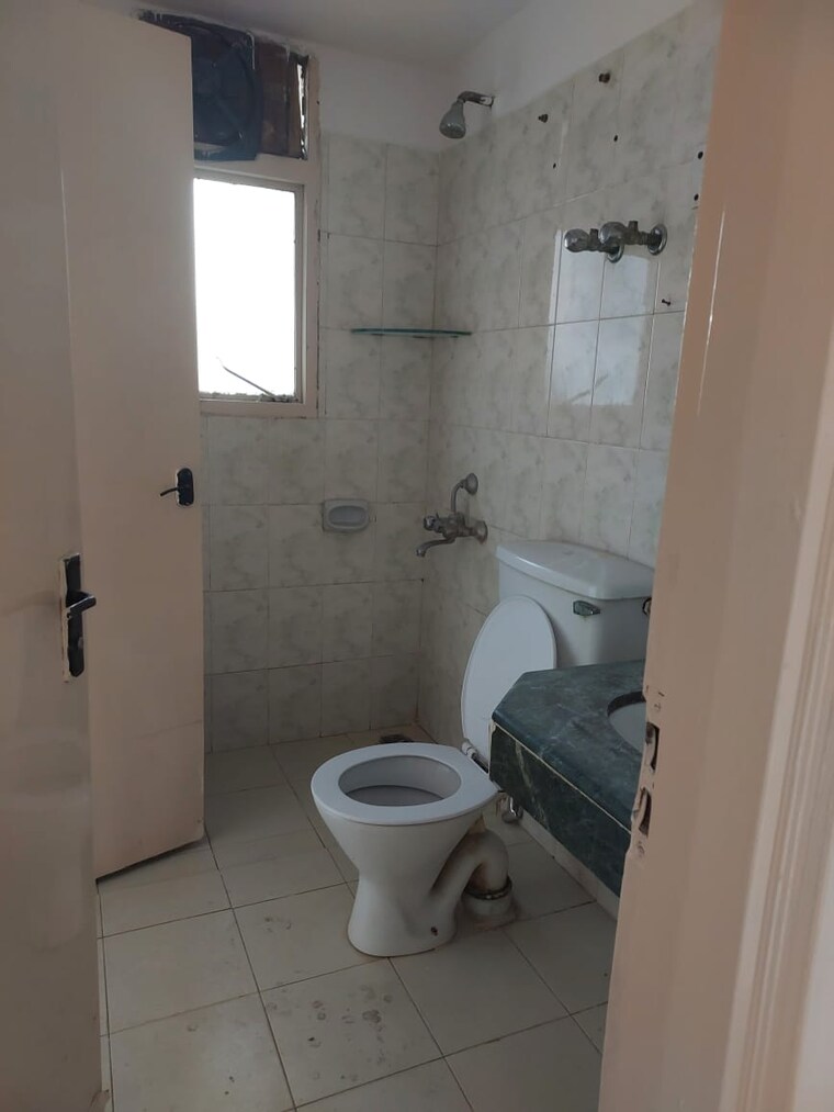 Bathroom, ansal-sushant-estate 2 Bedroom 1000 Sq.Ft. Apartment In Sector 52 Gurgaon 8419787