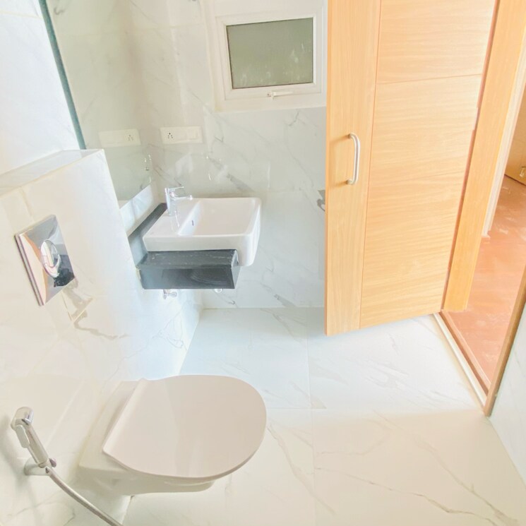 Bathroom, omaxe-lake 2 Bedroom 1350 Sq.Ft. Apartment In Mullanpur Chandigarh 8419800
