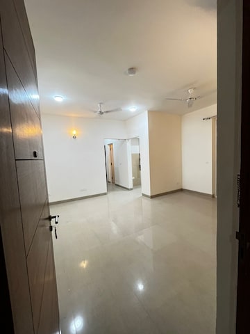 Room in 4 BHK Apartment at M3M Merlin, Sector 67 – for Rent