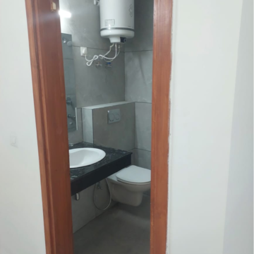 Bathroom in 3 BHK Apartment at Omaxe Lake, Mullanpur – for Sale
