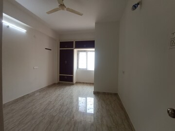Room in 2 BHK Apartment at Kondapur – for Rent