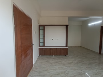Room in 2 BHK Apartment at Kondapur – for Rent