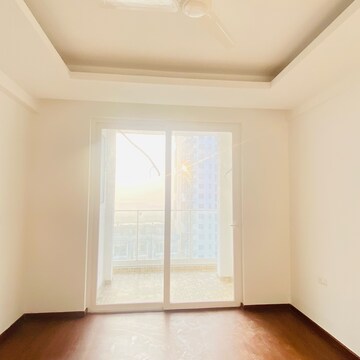 Room in 3 BHK Apartment at Omaxe Lake, Mullanpur – for Sale