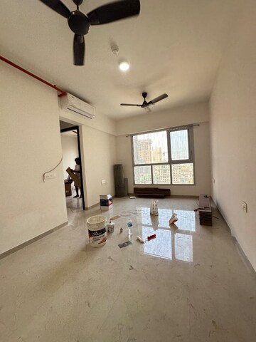 Room in 2 BHK Apartment at Piramal Vaikunth, Balkum Pada – for Rent
