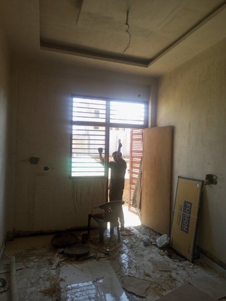 Room, gayatri-enclave-govindpuram 4 Bedroom 100 Sq.Yd. Independent House In Govindpuram Ghaziabad 8419834