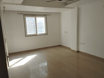 Room in 3 BHK Builder Floor at Vipul World Floors, Sector 48 – for Rent