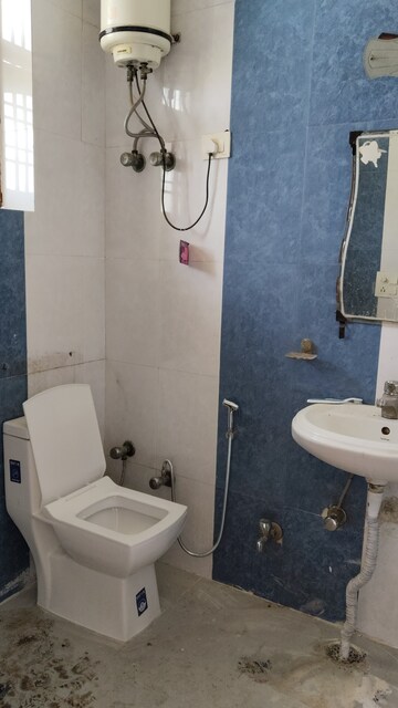 Bathroom in 2.5 BHK Builder Floor at Sector 23 – for Rent