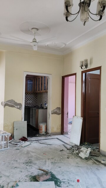 Living Room in 2.5 BHK Builder Floor at Sector 23 – for Rent