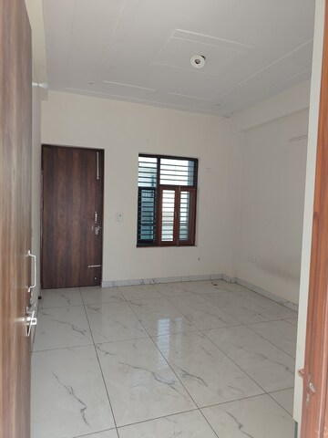 2 BHK Builder Floor For Rent in Sector 02