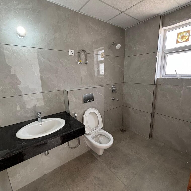 Bathroom, omaxe-lake 3 Bedroom 1850 Sq.Ft. Apartment In Mullanpur Chandigarh 8419938