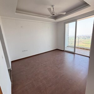 Room in 3 BHK Apartment at Omaxe Lake, Mullanpur – for Sale