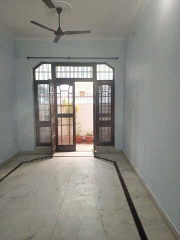 Living Room in 2 BHK Independent House at Gomti Nagar – for Rent