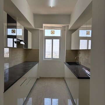 Building Lobby in 3 BHK Apartment at Omaxe Lake, Mullanpur – for Sale
