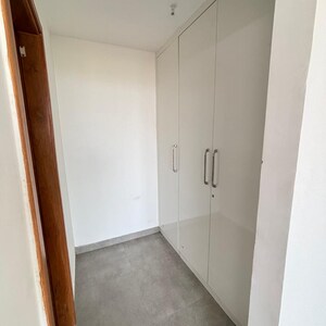 Building Lobby in 3 BHK Apartment at Omaxe Lake, Mullanpur – for Sale