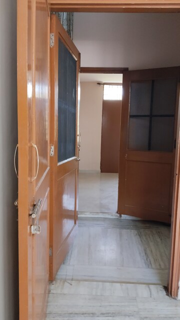 Bathroom in 1.5 BHK Builder Floor at Sector 23 – for Rent
