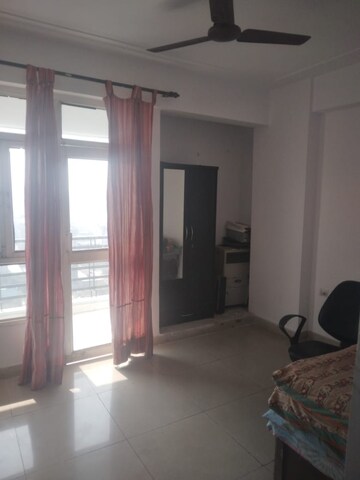 Room in 2 BHK Apartment at GH-7 Crossings Republik, Vijay Nagar – for Rent