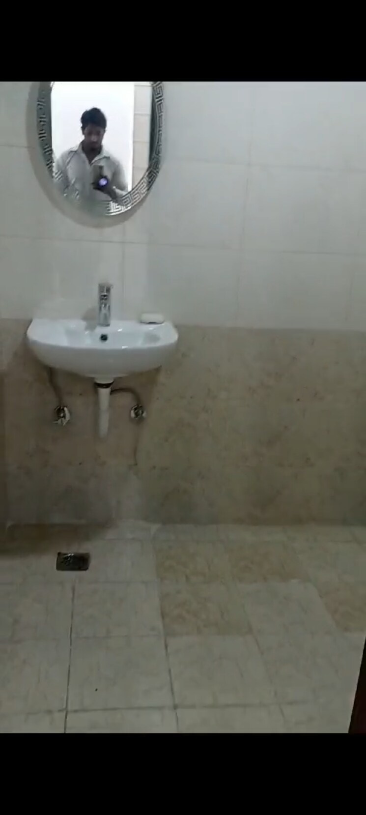 Bathroom, shree-vardhman-green-court 2 Bedroom 690 Sq.Ft. Apartment In Sector 90 Gurgaon 8420079