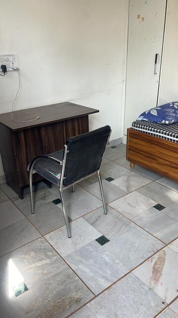 Room in  Pg at Old Rajinder Nagar – for Rent
