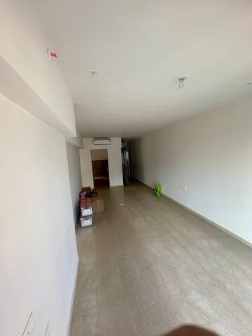 Room in 3.5 BHK Apartment at Kanakia Silicon Valley, Powai – for Rent