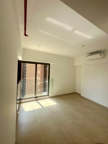 Room in 3.5 BHK Apartment at Kanakia Silicon Valley, Powai – for Rent