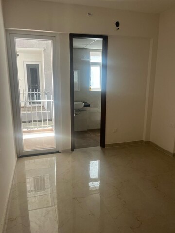 Room in 3.5 BHK Builder Floor at Smart World Gems, Sector 89 – for Rent