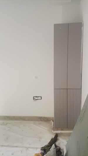 Room in 3.5 BHK Builder Floor at Vikas Puri – for Sale