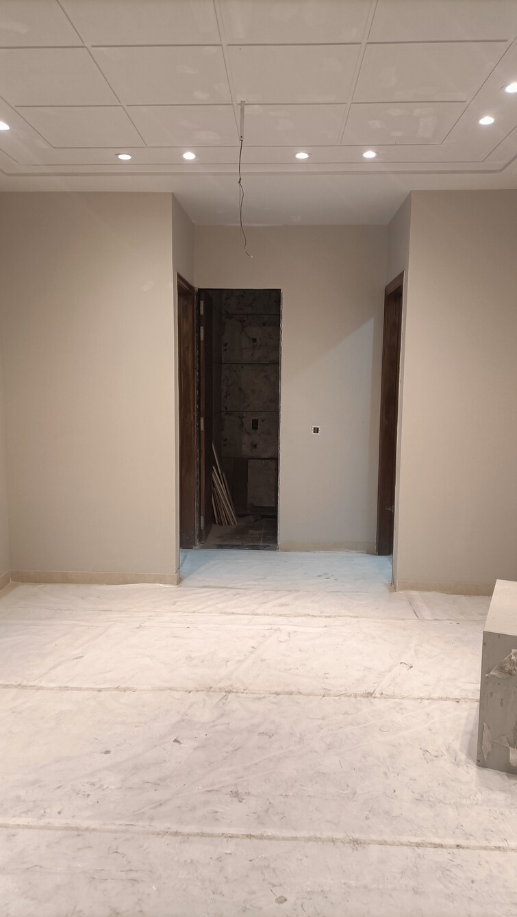 Cover Image, paschim vihar 3 Bedroom 100 Sq.Yd. Builder Floor In Paschim Vihar Delhi 8420256