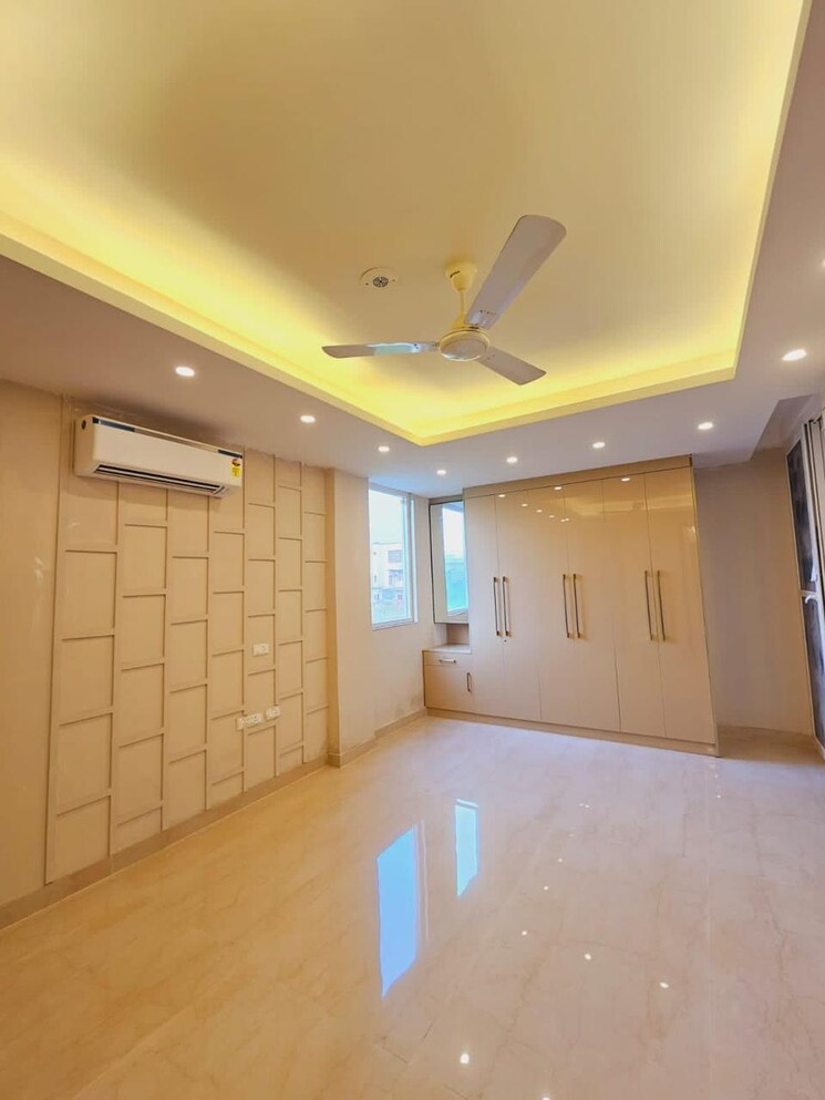 Kitchen, auram-floor 4 Bedroom 360 Sq.Yd. Builder Floor In South City 2 Gurgaon 8420305