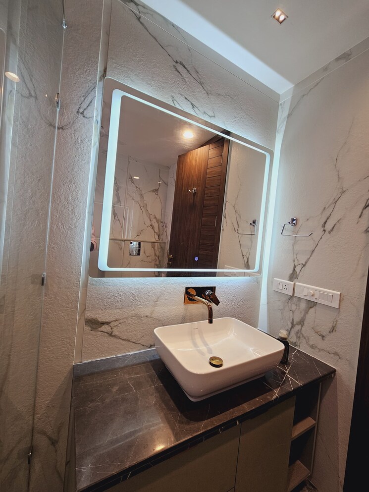 Bathroom, auram-floor 4 Bedroom 360 Sq.Yd. Builder Floor In South City 2 Gurgaon 8420305