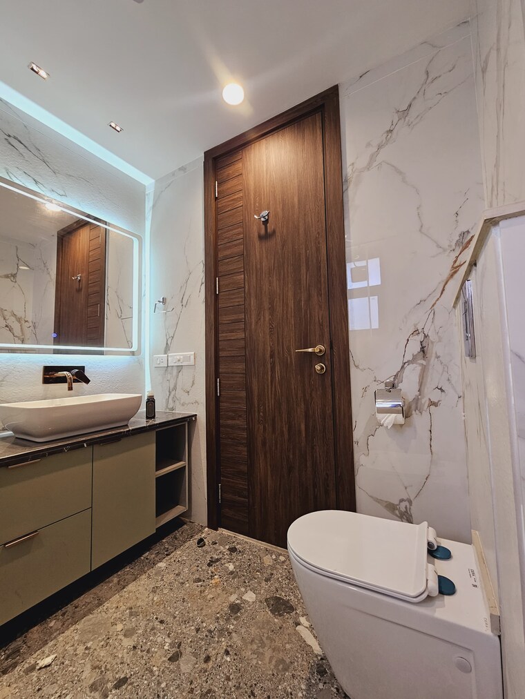 Bathroom, auram-floor 4 Bedroom 360 Sq.Yd. Builder Floor In South City 2 Gurgaon 8420305
