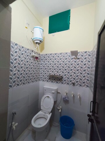 Bathroom in 1 BHK Builder Floor at DLF Vibhuti Khand, Gomti Nagar – for Rent